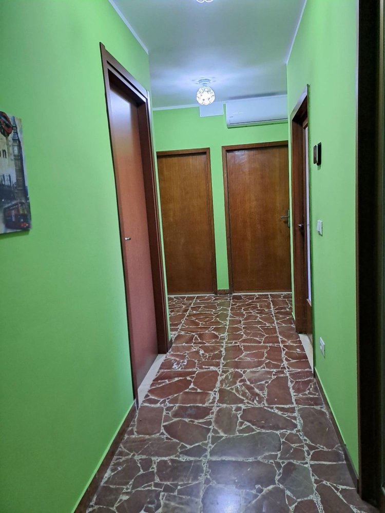 6 rooms Apartment in Arezzo, Italy No. 173528