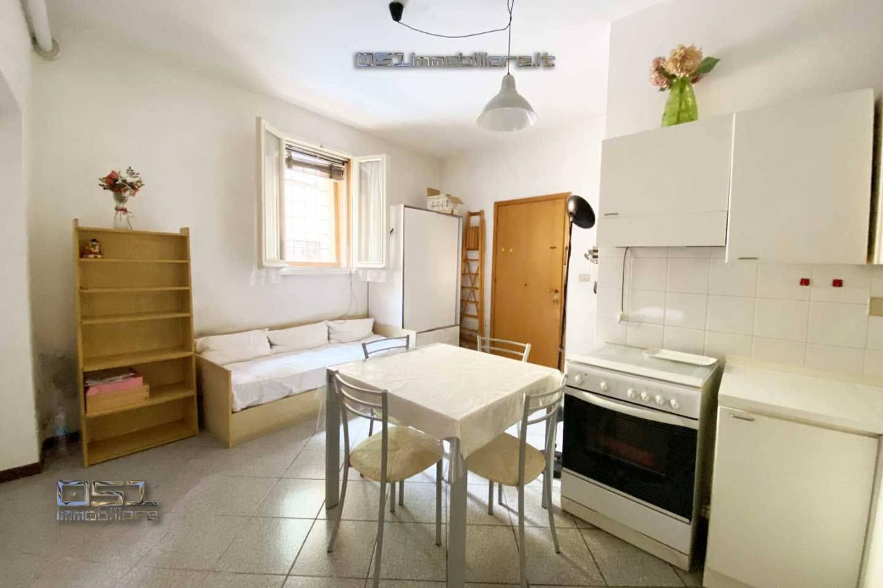 2 rooms Apartment in Bologna, Italy No. 120817