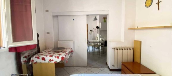 2 rooms Apartment in Bologna, Italy No. 120817 2