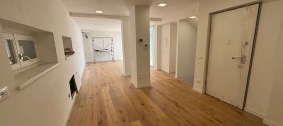 Apartamento de 2 dormitorios en Rome, Italy No. 314378 3