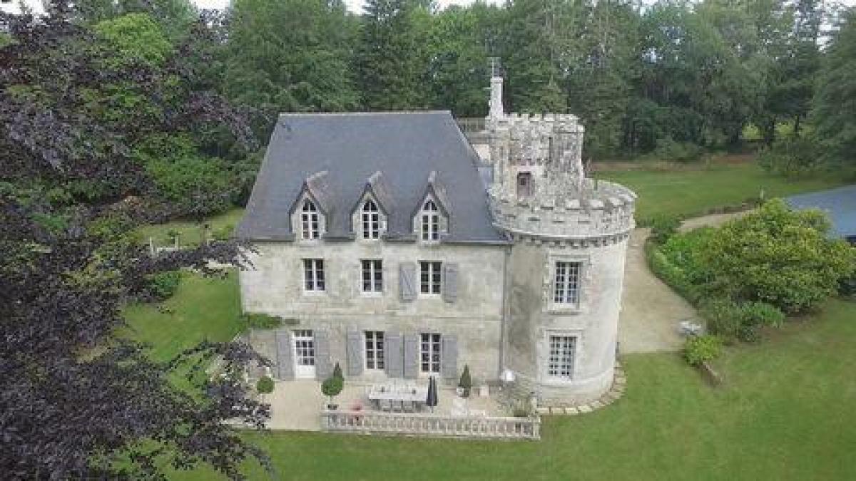 10 bedrooms House in Concarneau, France No. 11722