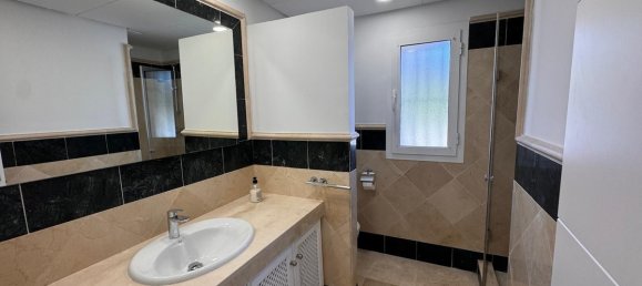 3 Schlafzimmer Villa in San Roque, Spain, Nr. 233609 3