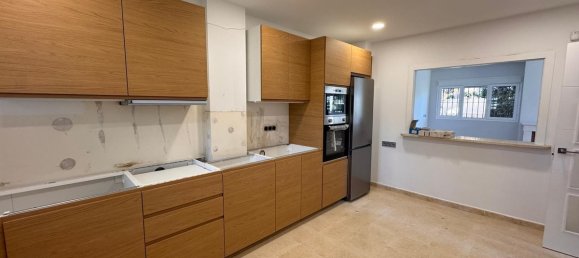 3 Schlafzimmer Villa in San Roque, Spain, Nr. 233609 2