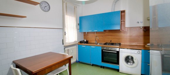 3 bedrooms Apartment in Parma, Italy No. 380373 10