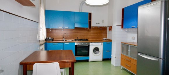 3 bedrooms Apartment in Parma, Italy No. 380373 11