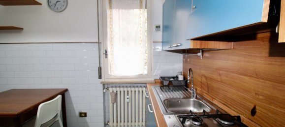 3 bedrooms Apartment in Parma, Italy No. 380373 9