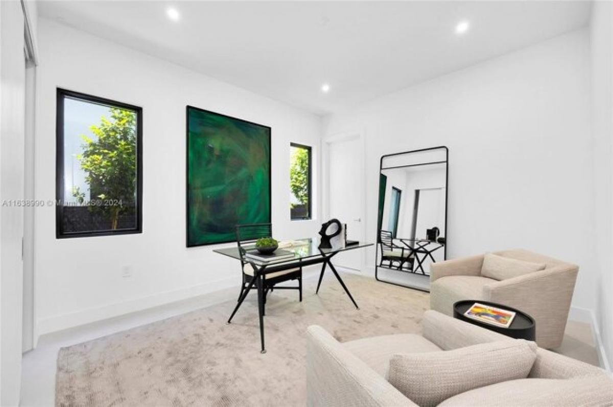 Дом с 5 спальнями в Майами, США № 376033