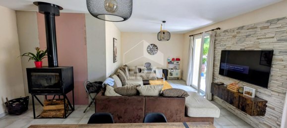 6 rooms House in Montpon-Menesterol, France No. 278810 4