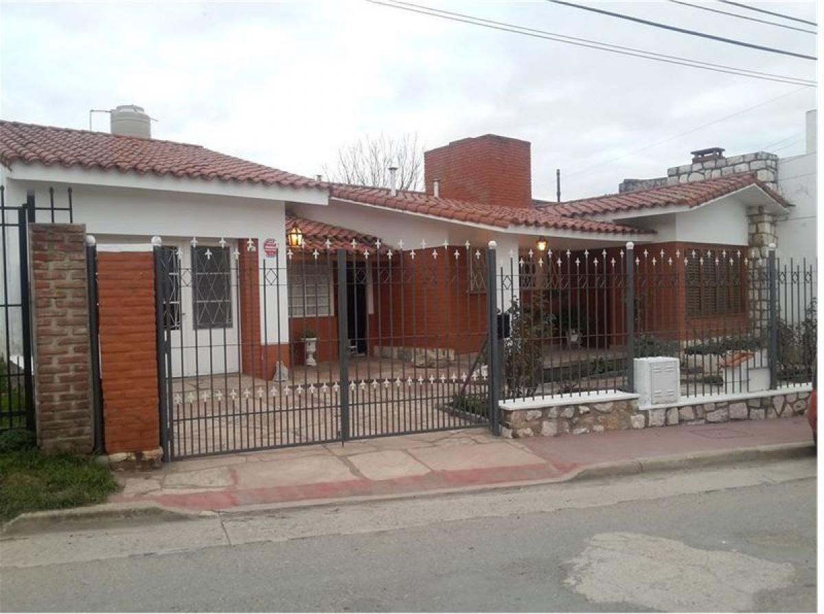 Casa de 2 dormitorios en Córdoba, Argentina No. 58754