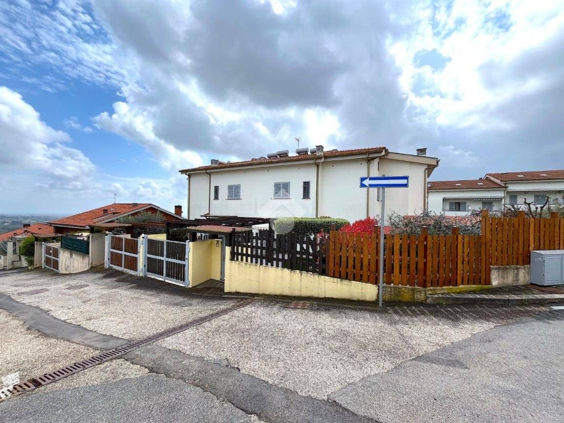 Apartamento T2 em Genzano di Roma, Italy N.º 53990