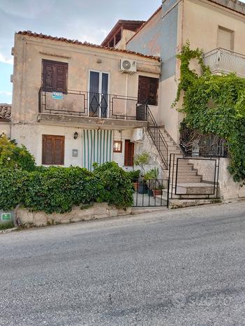 7 rooms Apartment in Ragusa, Italy No. 297576