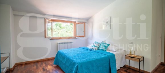 5 rooms Apartment in Perugia, Italy No. 271569 10