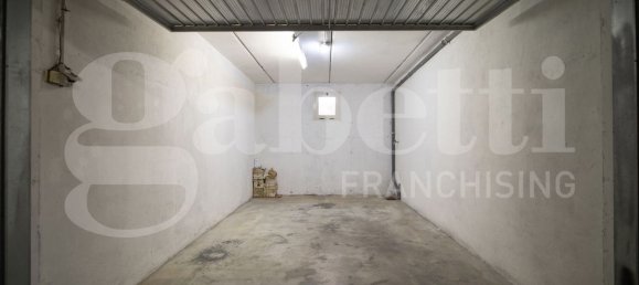 5 rooms Apartment in Perugia, Italy No. 271569 24