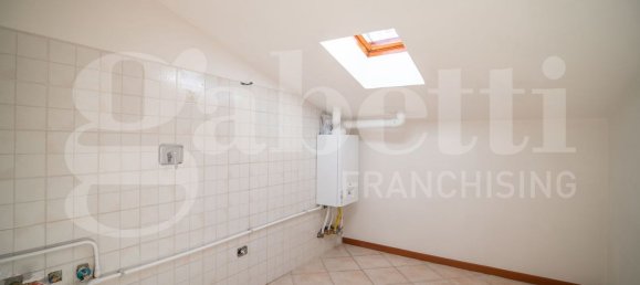 5 rooms Apartment in Perugia, Italy No. 271569 22