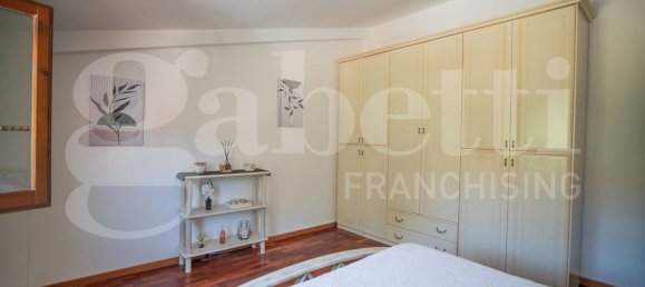5 rooms Apartment in Perugia, Italy No. 271569 13