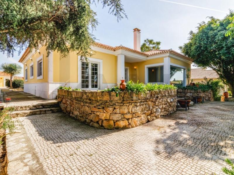 4 bedrooms Villa in Loures, Portugal No. 63687