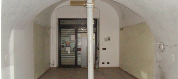 70m² Commercial property in Noicattaro, Italy No. 80079 10