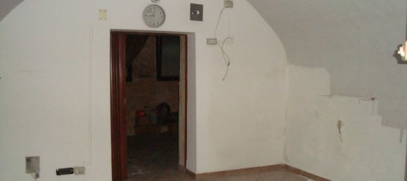 70m² Commercial property in Noicattaro, Italy No. 80079 20