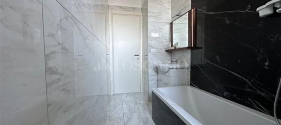 Квартира с 3 комнатами в Милан, Италия № 239622 12