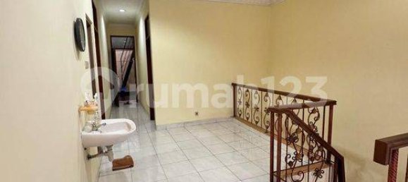 4 bedrooms House in Jakarta, Indonesia No. 1988 9