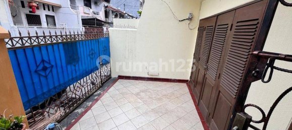 4 bedrooms House in Jakarta, Indonesia No. 1988 4