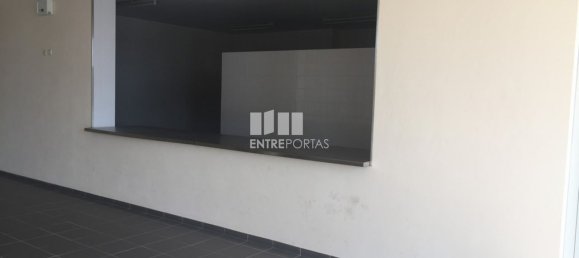 305m² Commercial property in Gemeses, Portugal No. 66741 27