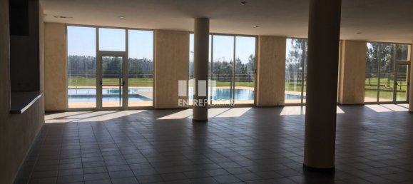 305m² Commercial property in Gemeses, Portugal No. 66741 20