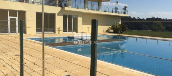 305m² Commercial property in Gemeses, Portugal No. 66741 13