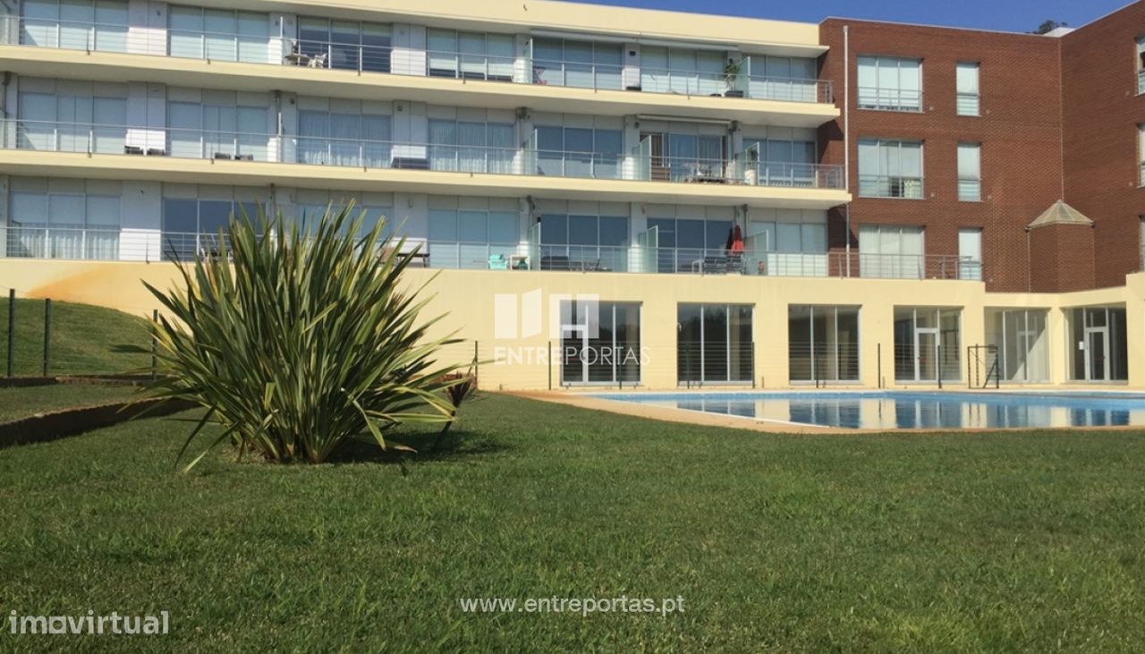 305m² Commercial property in Gemeses, Portugal No. 66741