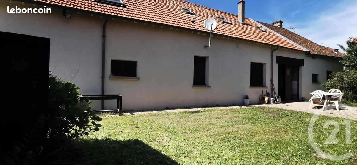 Adosado de 5 dormitorios en La Ferte-Saint-Cyr, France No. 65703