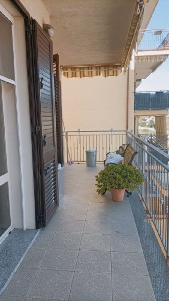 4-salle Appartement à Floridia, Italy No. 196052