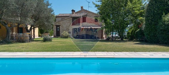 15 rooms Villa in Apiro, Italy No. 1791 2