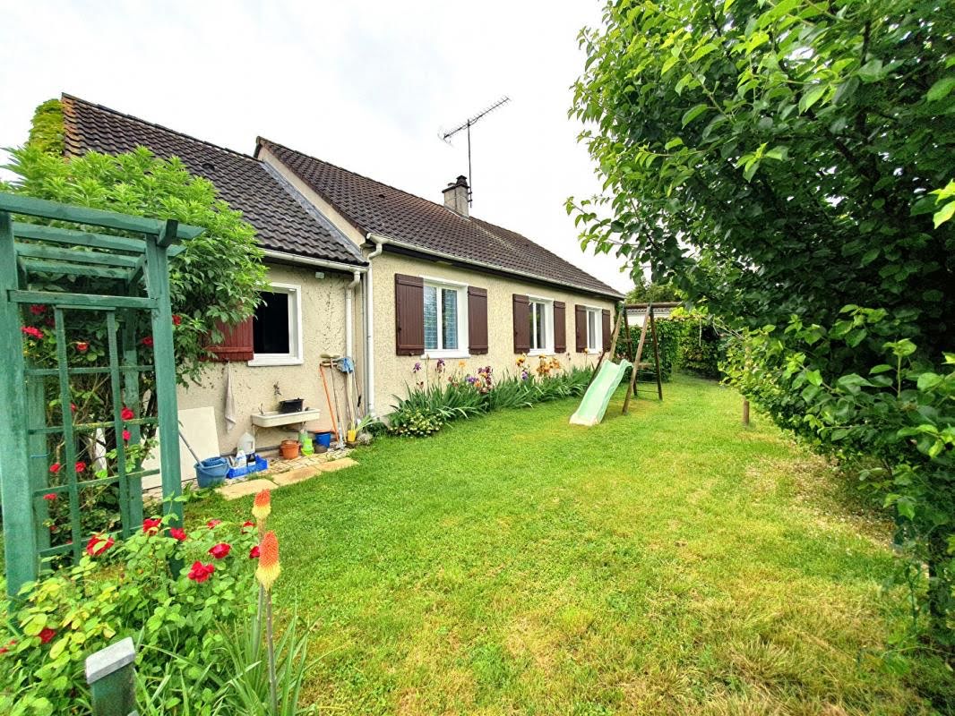 Дом с 4 спальнями в Плэмпье-Живоден, Франция № 66326