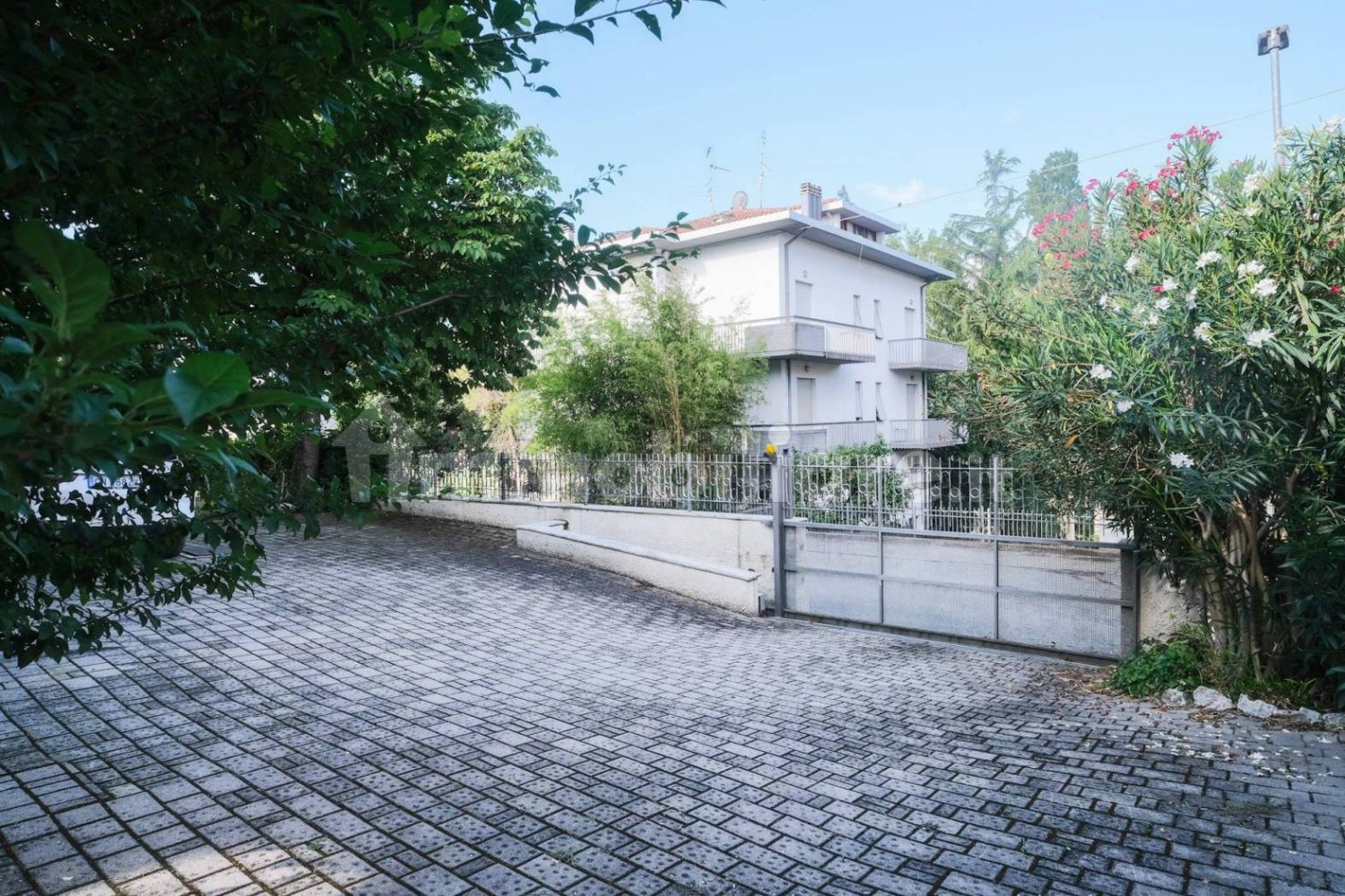 Квартира с 2 спальнями в Монтелабате, Италия № 266359