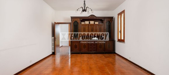 Apartamento de 4 habitaciónes en Sassuolo, Italy No. 276108 2
