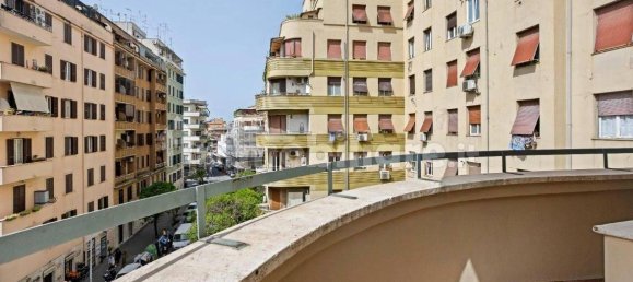 3 bedrooms Apartment in Rome, Italy No. 335878 2