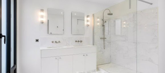 4 bedrooms Apartment in Paris, France No. 172253 8