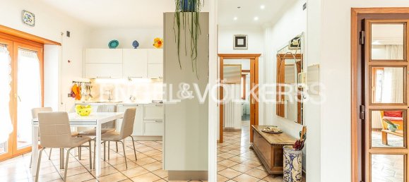 Квартира с 3 спальнями в Рим, Италия № 129191 4