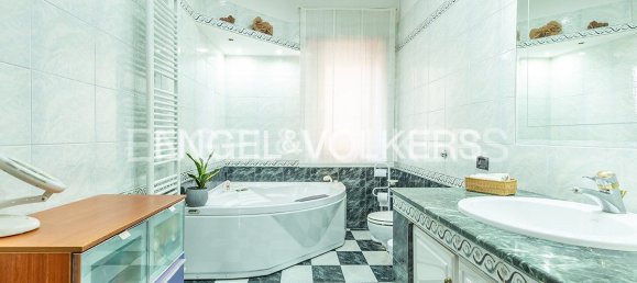 Квартира с 3 спальнями в Рим, Италия № 129191 14