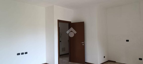 2 bedrooms Apartment in Castelletto sopra Ticino, Italy No. 66387 5