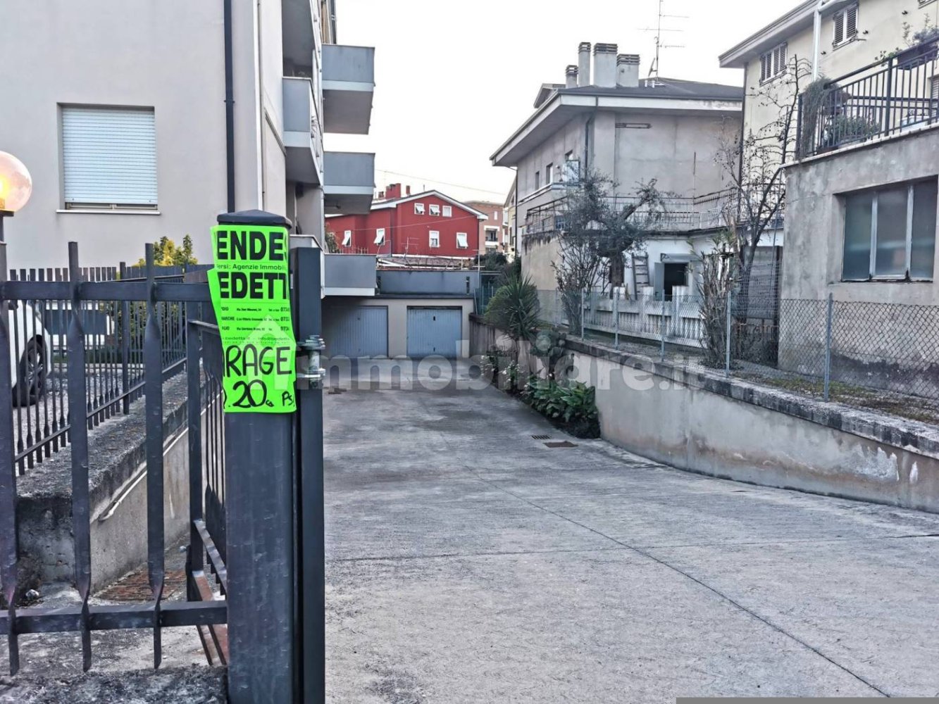 18m² Garage in Civitanova Marche, Italy No. 113152