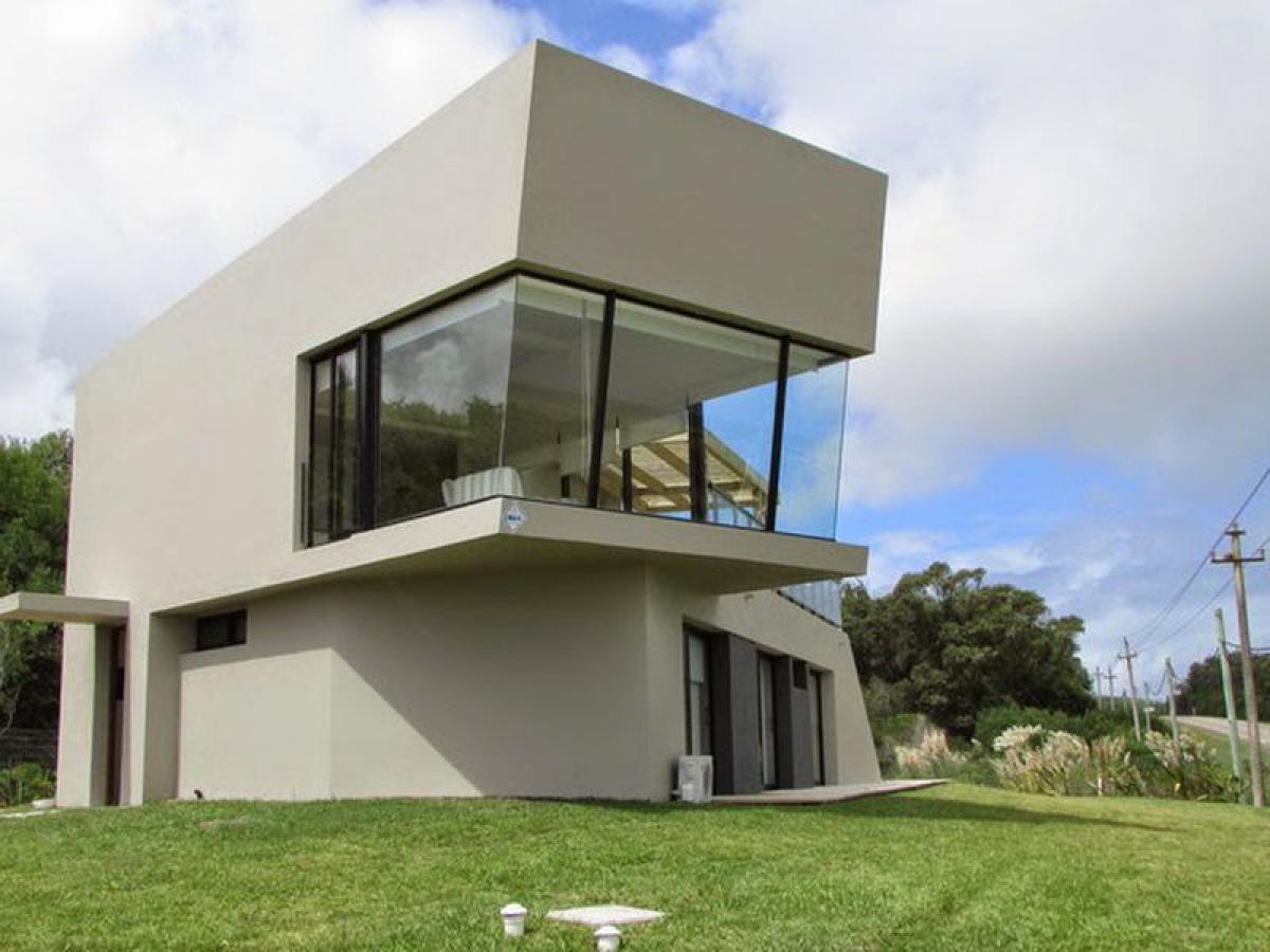 3 bedrooms House in Maldonado, Uruguay No. 6529