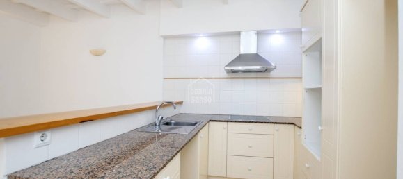 2 Schlafzimmer Wohnung in Mahon, Spain, Nr. 5203 2