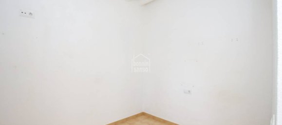 2 Schlafzimmer Wohnung in Mahon, Spain, Nr. 5203 11