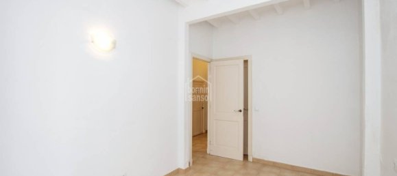 2 Schlafzimmer Wohnung in Mahon, Spain, Nr. 5203 8