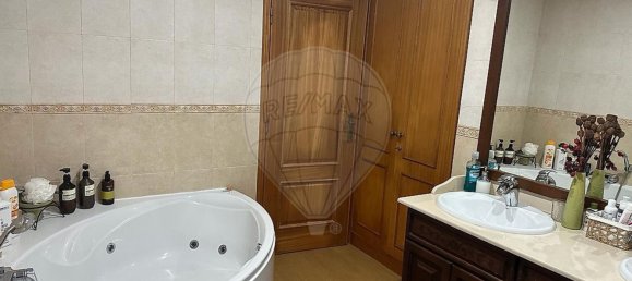 3 bedrooms House in Sesimbra, Portugal No. 185442 32