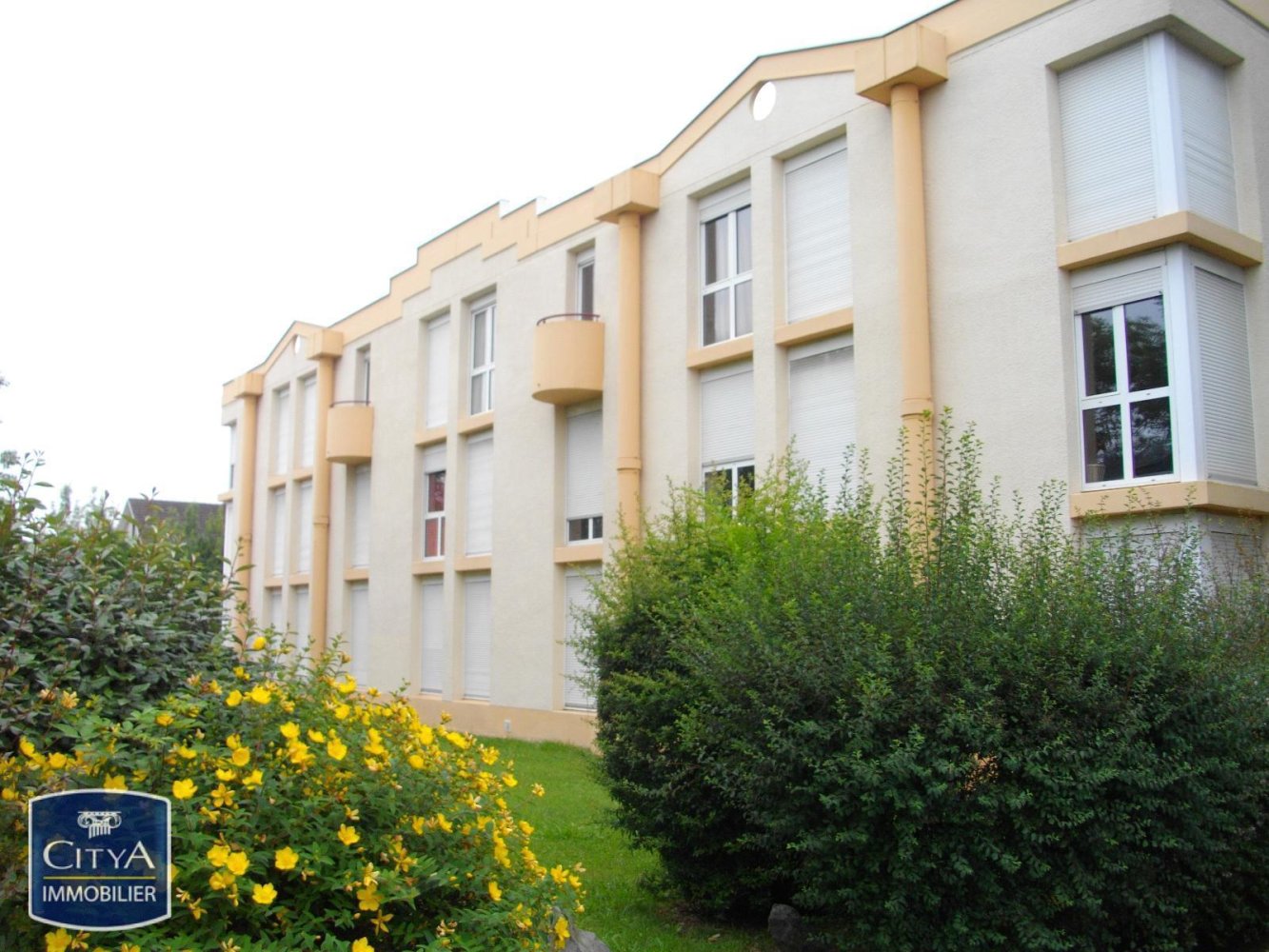 Studio à Lons, France No. 355081