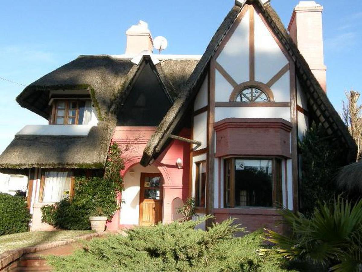3 bedrooms House in Maldonado, Uruguay No. 6026