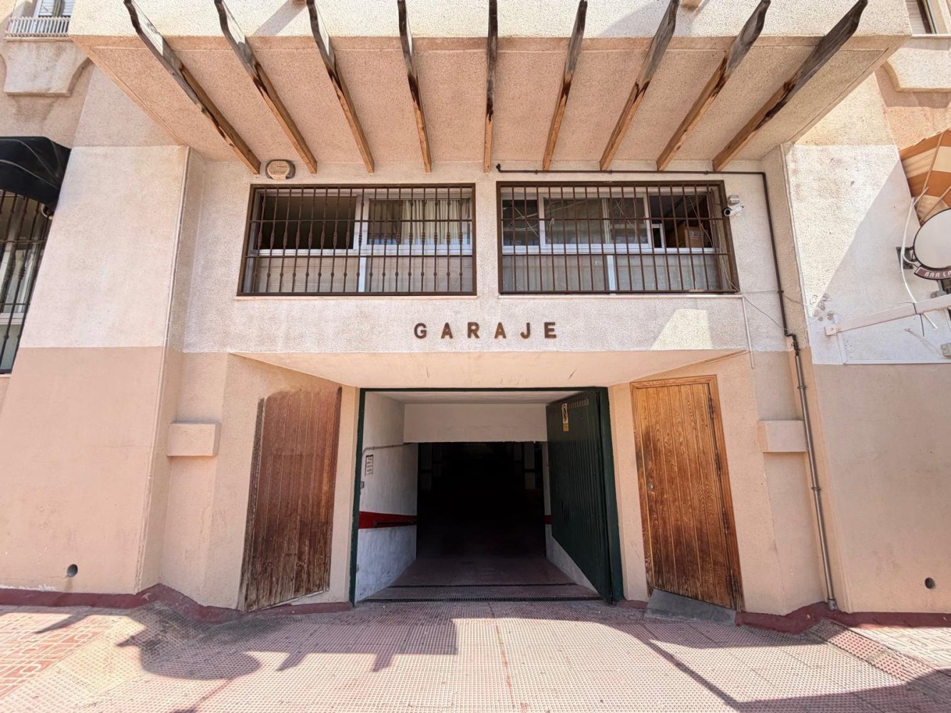 Gewerbliche Immobilien in Torrevieja, Spain 2800m², Nr. 366326