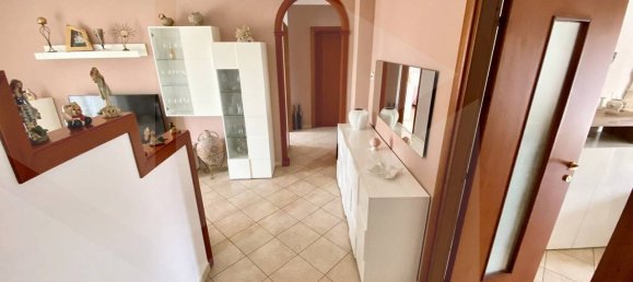 3 rooms Apartment in Molfetta, Italy No. 24100 6